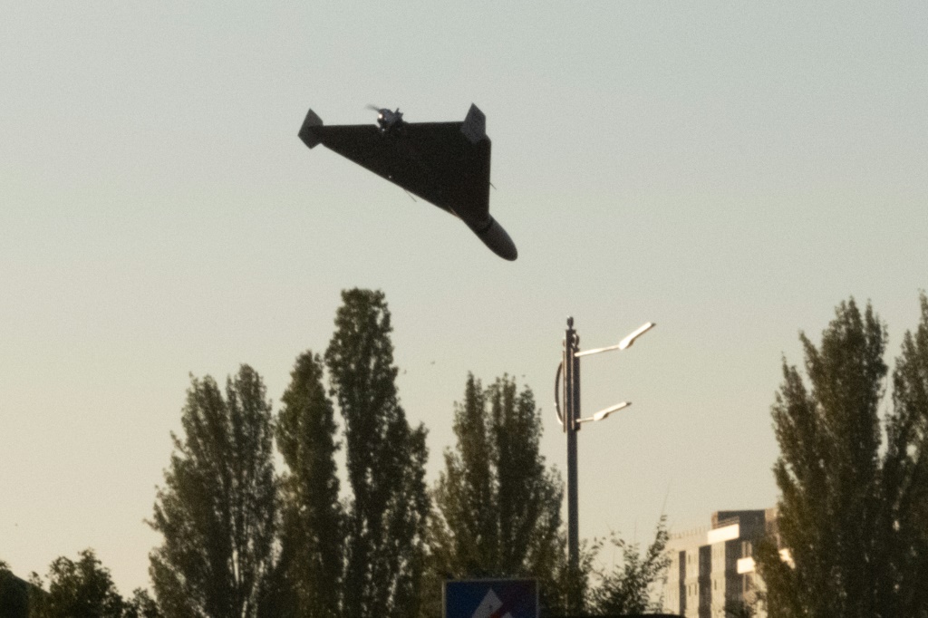طائرة بدون طيار تقترب من هجوم في كييف (ا ف ب)