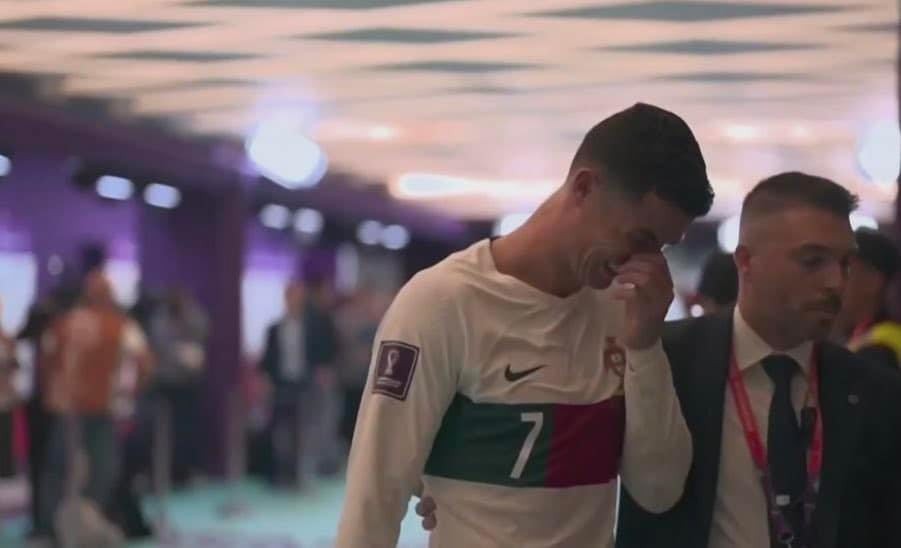 رونالدو يجهش بالبكاء بعد خسارة البرتغال أمام المغرب (تواصل اجتماعي)
