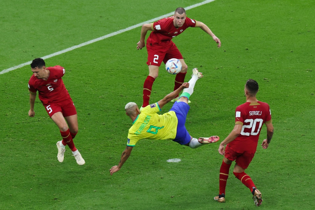 هدف البرازيلي ريشارليسون ضد صربيا في دور المجموعات يفوز بجائزة أفضل هدف في مونديال قطر 2022 بعد تصويت الجمهور (أ ف ب)