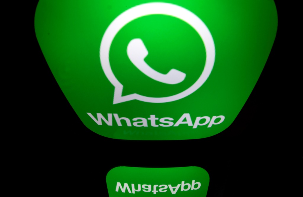 شعار وآتساب (ا ف ب)