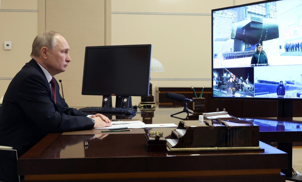 الرئيس الروسي فلاديمير بوتين يشارك عبر الفيديو في مراسم بدء تشغيل سفن حربية جديدة من مقر إقامة نوفو-أوغاريوفو الحكومي قرب موسكو في 29 كانون الأول/ديسمبر 2022 (ا ف ب)
