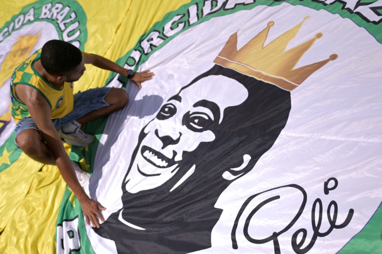  أعلنت البرازيل الحداد الوطني لمدة ثلاثة أيام على بيليه (ا ف ب)