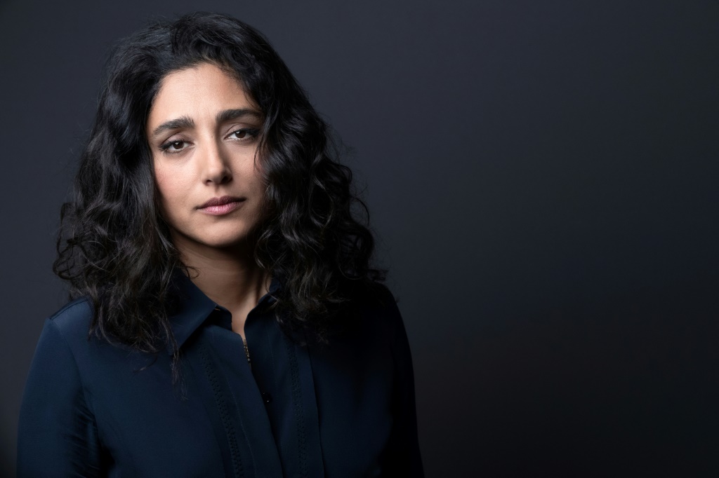 الممثلة الإيرانية كلشيفته فراهاني في باريس بتاريخ 11 تشرين الأول/أكتوبر 2022 (ا ف ب)