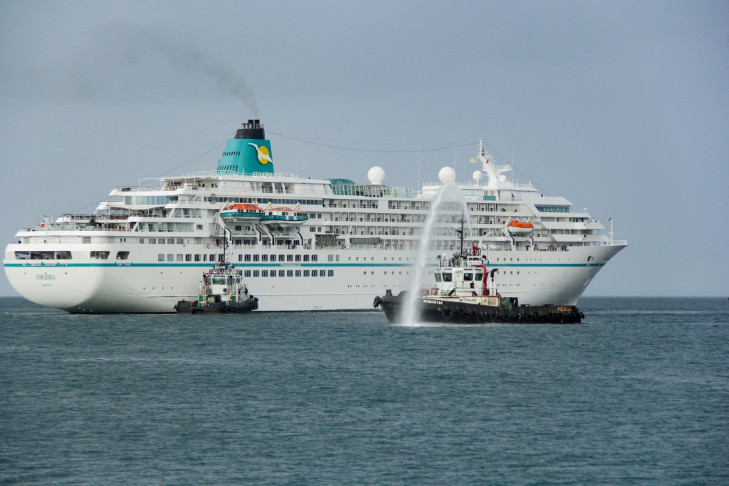 سفينة "إم إس أماديا" السياحية لدى وصولها إلى جزيرة مارغاريتا في فنزويلا بتاريخ 3 كانون الثاني/يناير 2023 (ا ف ب)