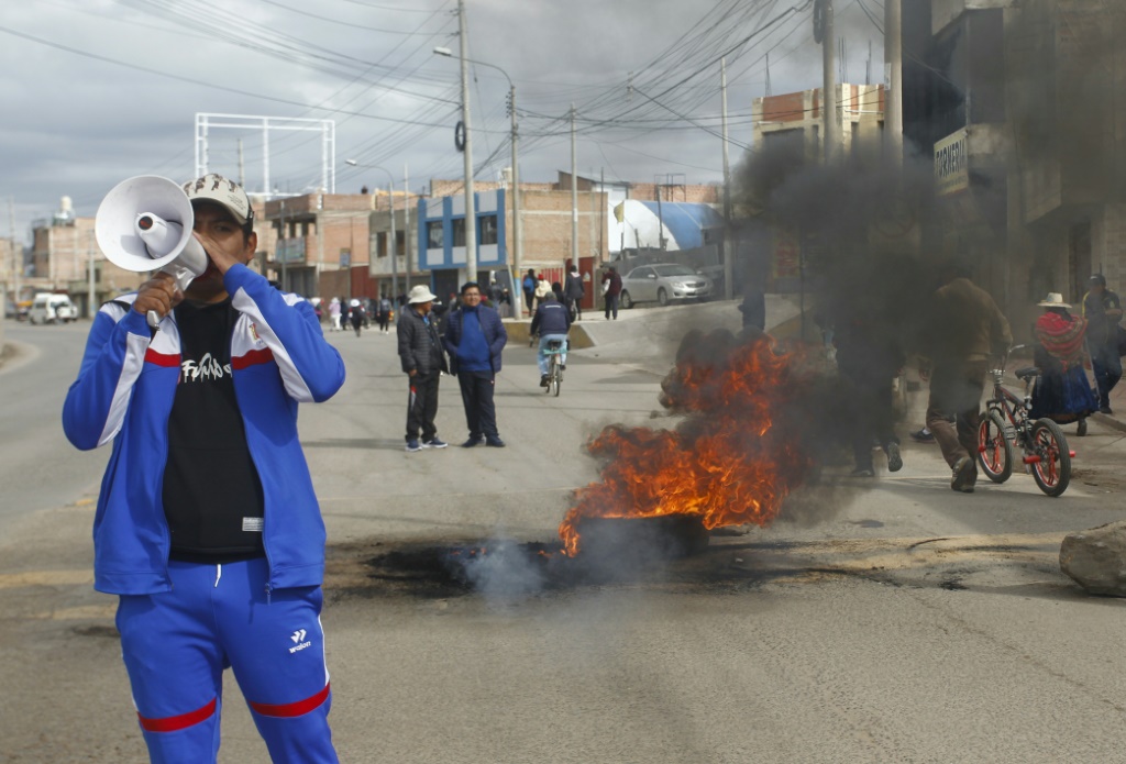 صورة مؤرخة في 4 كانون الثاني/يناير 2023 من التظاهرات في مدينة بونو البيروفية (ا ف ب)