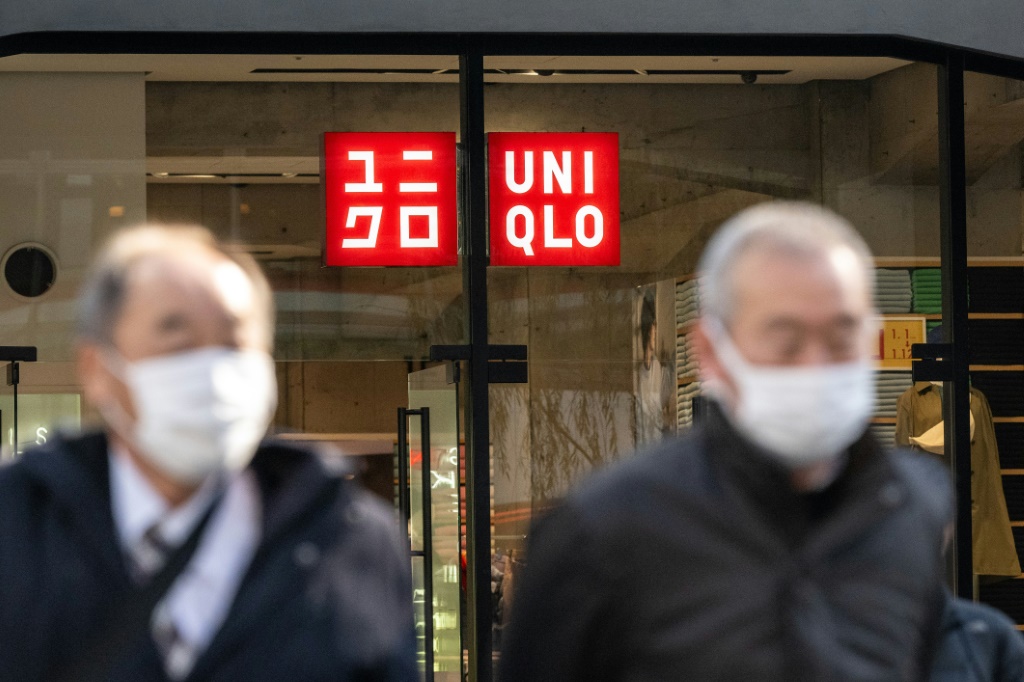     سترفع شركة Fast Retailing الأم لشركة Uniqlo أجور بعض الموظفين في اليابان بنسبة تصل إلى 40 بالمائة (أ ف ب)
