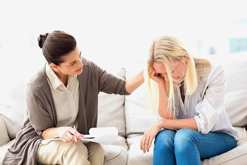 لماذا تعْلق الذكريات المؤلمة في ذاكرتنا أكثر من السعيدة؟ (التواصل الاجتماعي)