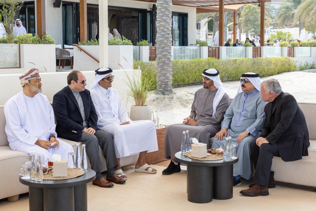 الزعماء العرب السيسي وبن زايد وملك الاردن وسلطان عمان وأمير قطر وملك البحرين (وام)