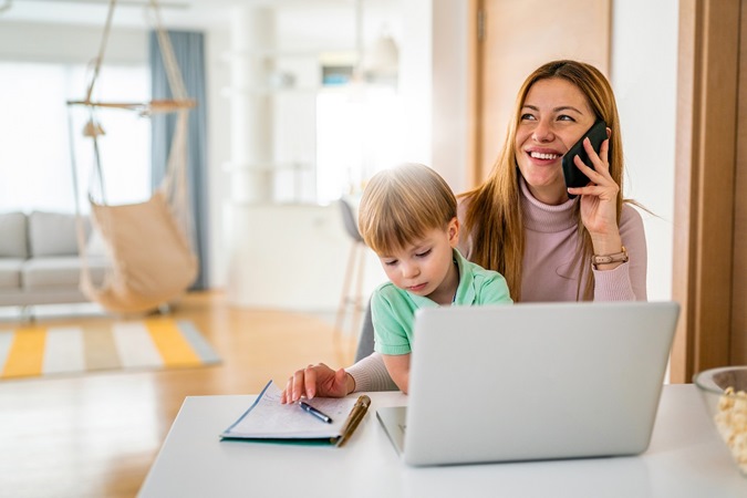  عادات خاطئة تشعر طفلك بالإهمال(نواعم)