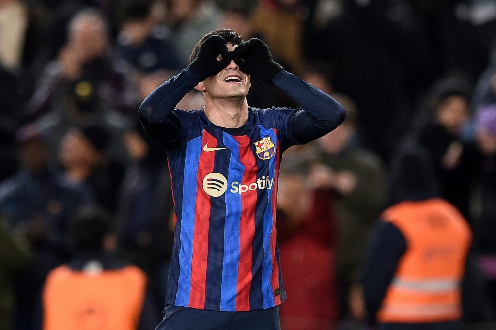 لاعب وسط برشلونة بيدري يحتفل بتسجيله هدف الفوز في مرمى ضيفه خيتافي (1-صفر) في الدوري الإسباني في 22 كانون الثاني/يناير 2023 (ا ف ب)