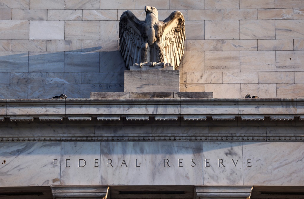 تتوقع الأسواق أن يتبنى مجلس الاحتياطي الفيدرالي الأمريكي زيادة أصغر بمقدار 25 نقطة أساس في نهاية اجتماعه يوم الأربعاء (ا ف ب)