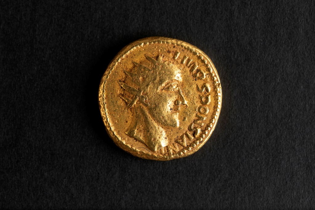 صورة وفرتها جامعة غلاسكو في 24 تشرين الثاني/نوفمبر للقطعة النقدية الذهبية التي تحمل رسم سبونسيانوس (ا ف ب)