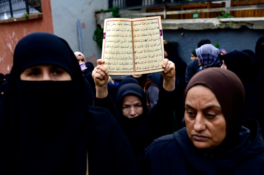    وأثارت احتجاجات في تركيا غضب متطرف أحرق فيها نسخا من القرآن في ستوكهولم وكوبنهاجن (ا ف ب)