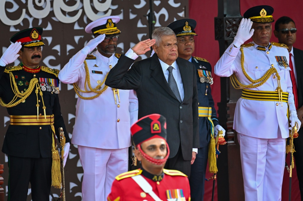 الرئيس السريلانكي رانيل ويكريمسينغه خلال احتفال الذكرى الـ75 على استقلال البلدفي كولومبو في الرابع من شباط/فبراير 2023 (ا ف ب)