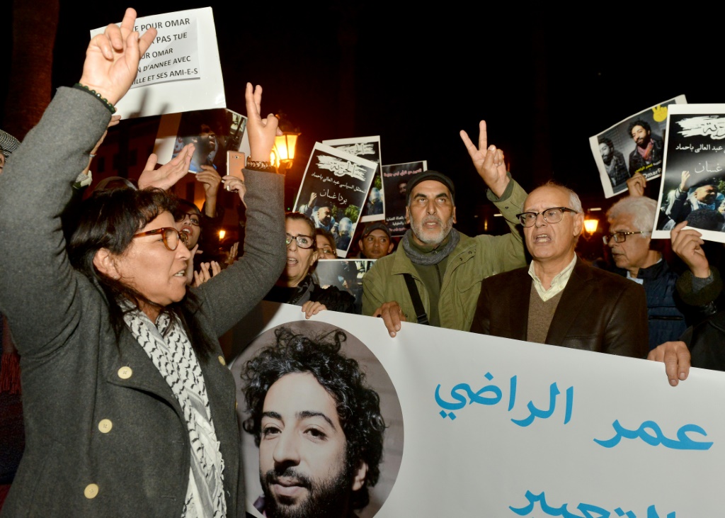    متظاهرون تضامنا مع الصحافي المغربي عمر الراضي في الرباط في كانون الاول/ديسمبر 2019 (ا ف ب)