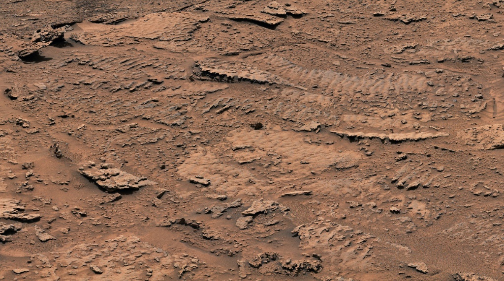    تُظهر هذه الصورة المنشورة التي التقطتها مركبة المريخ Curiosity التابعة لناسا أنماطًا مموجة على سطح الصخور بسبب موجات بحيرة ضحلة قبل مليارات السنين. (أ ف ب)