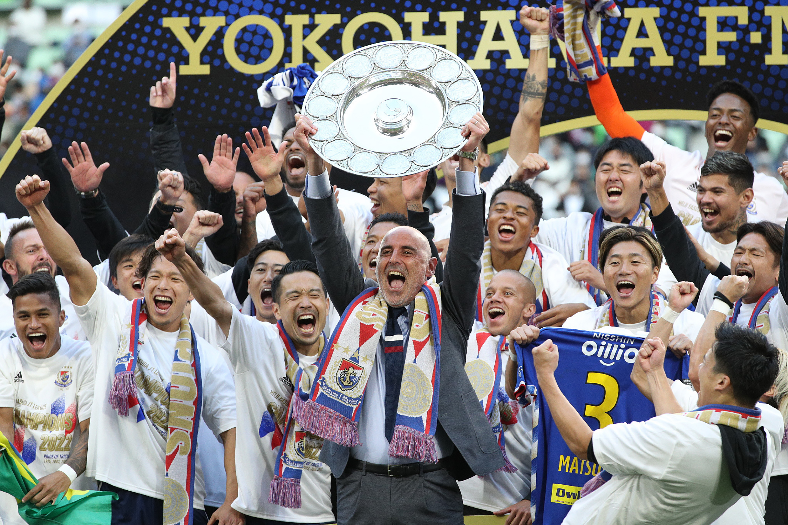 يوكوهاما المتوج بلقب الدوري الياباني عشر مرات (حساب الاتحاد الآسيوي لكرة القدم على تويتر)