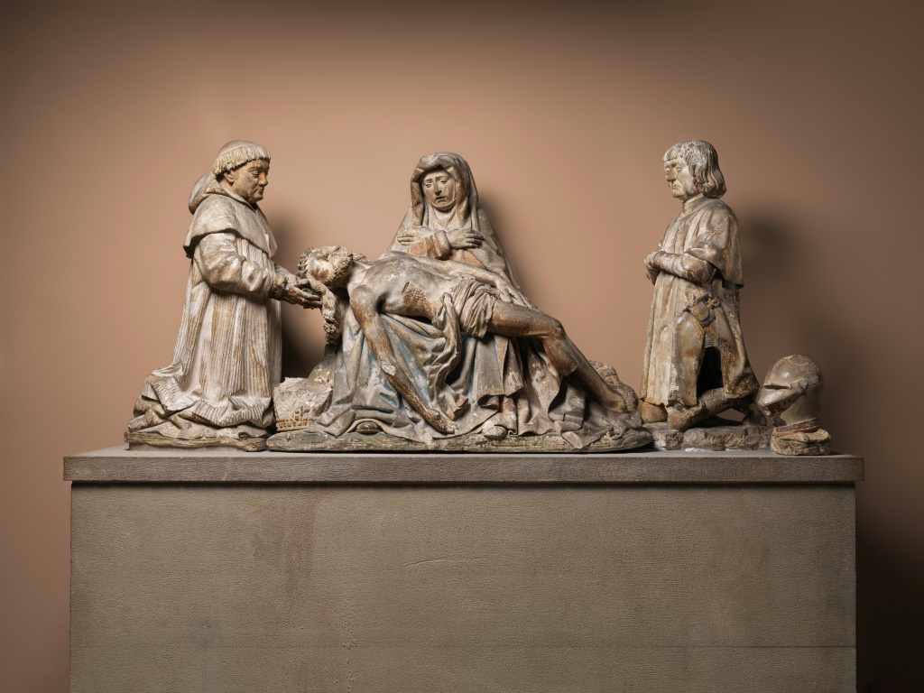 صورة وفرها متحف متروبوليتان للفنون في نيويورك في 15 شباط/فبراير 2023 لمنحوتة من عام 1515 موجودة لديه، تمثل رثاء السيدة العذراء لموت المسيح (ا ف ب)