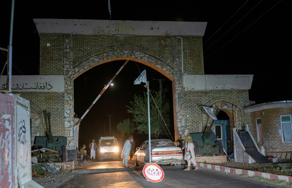 اتهمت إسلام أباد حركة طالبان بتوفير مأوى لمسلحين باكستانيين يقومون بهجمات ضد القوات الحكومية (أ ف ب)