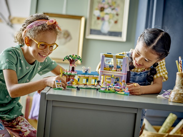 دراسة لمجموعة LEGO تؤكّد أهمية علاقات الصداقة لسعادة الأطفال (نواعم)
