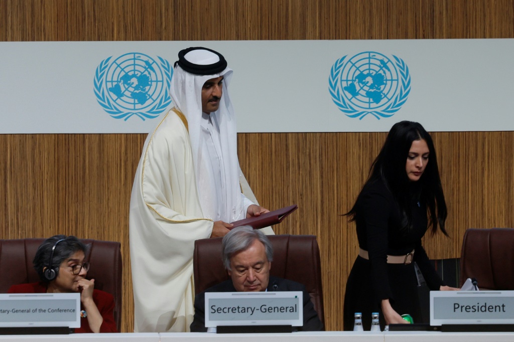  أمير قطر الشيخ تميم بن حمد آل ثاني خلال مؤتمر الأمم المتحدة لأقل الدول نموا في الدوحة في الخامس من آذار/مارس 2023 (أ ف ب)