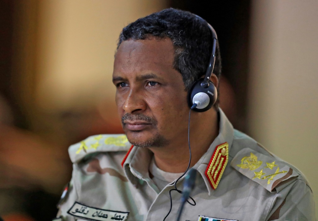 نائب رئيس مجلس السيادة، قائد قوات الدعم السريع محمد حمدان دقلو (أ ف ب)