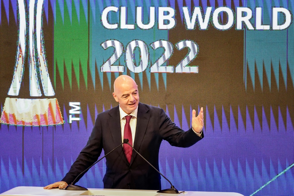 &nbsp;إنفانتينو خلال قرعة مونديال الأندية في كانون الثاني/يناير 2023 في المغرب (ا ف ب)