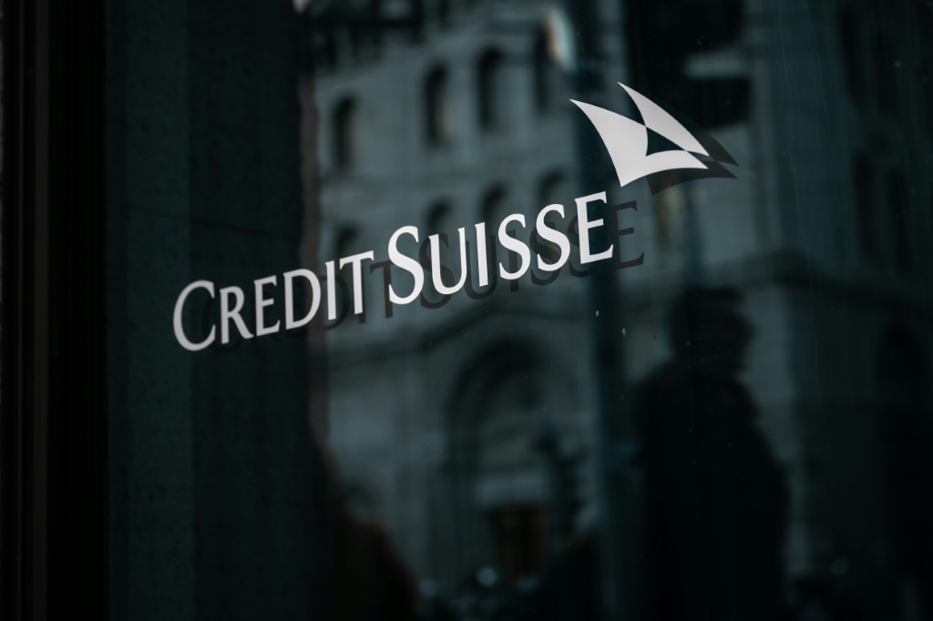     سيقترض بنك كريدي سويس ما يصل إلى 50 مليار فرنك من البنك المركزي السويسري لدعم أعماله (أ ف ب)