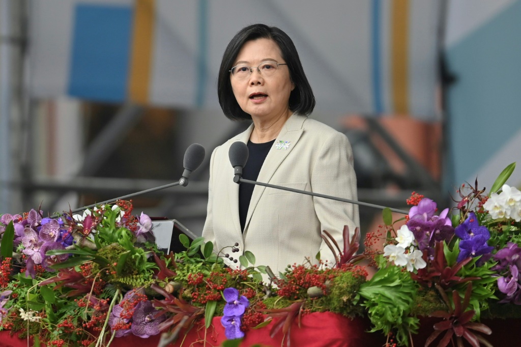 رئيسة تايوان تساي إنغ وين تلقي كلمة بمناسبة العيد الوطني للجزيرة، في تايبيه في 10 تشرين الأول/أكتوبر 2022 (ا ف ب)