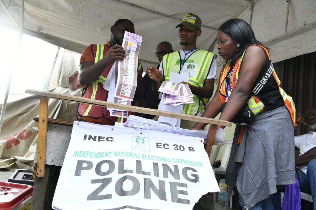     ووردت أنباء عن أعمال ترهيب وأعمال عنف في بعض الولايات النيجيرية خلال الانتخابات المحلية (ا ف ب)