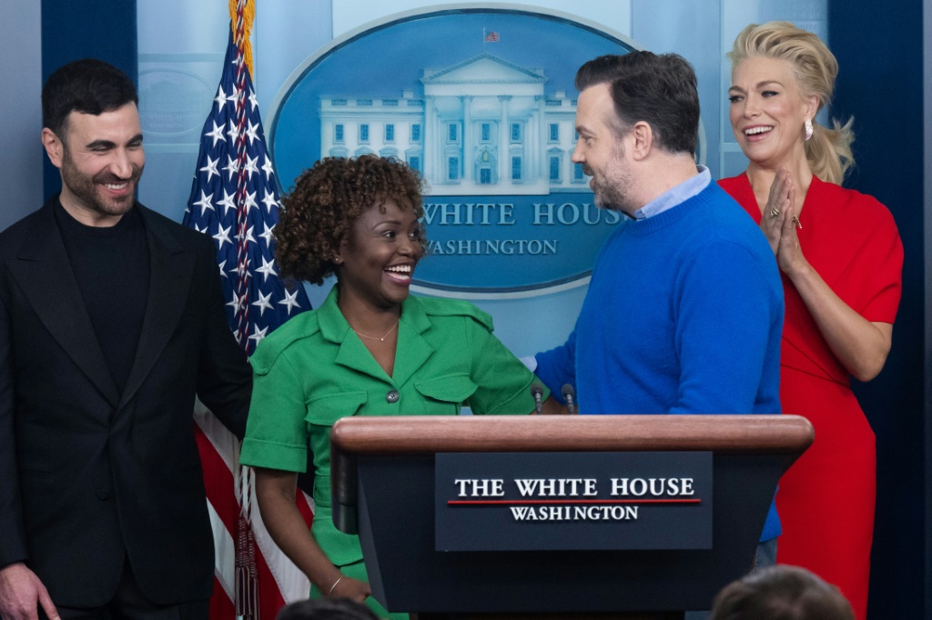 طاقم مسلسل "تيد لاسو" في البيت الأبيض بتاريخ 20 آذار/مارس 2023 (ا ف ب)