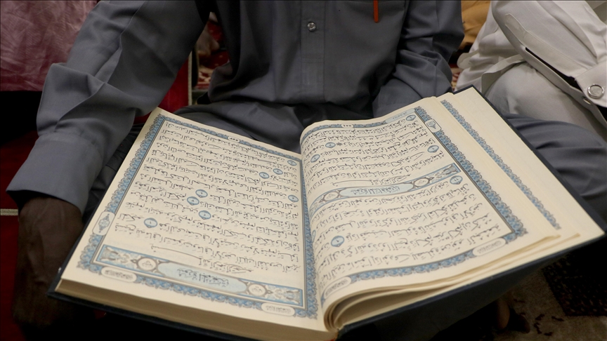 يحظى حفظة القرآن الكريم في الصومال باهتمام كبير بالنسبة للشعب خاصة في شهر رمضان (الأناضول)