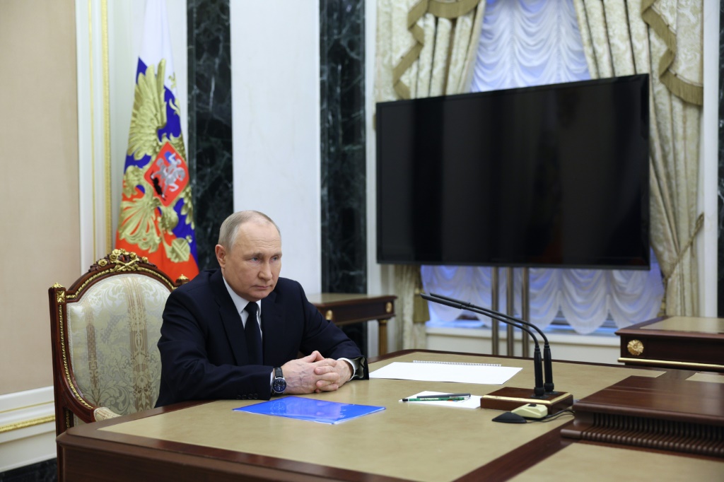 الرئيس الروسي فلاديمير بوتين خلال اجتماع في الكرملين في موسكو في 25 آذار/مارس 2023 (ا ف ب)