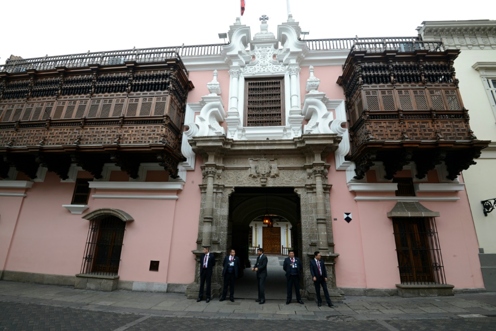 صورة مؤرخة في 8 آب/أغسطس 2017 من أمام قصر توري تاغلي بالاس في ليما، مقر وزارة الخارجية البيروفية (ا ف ب)