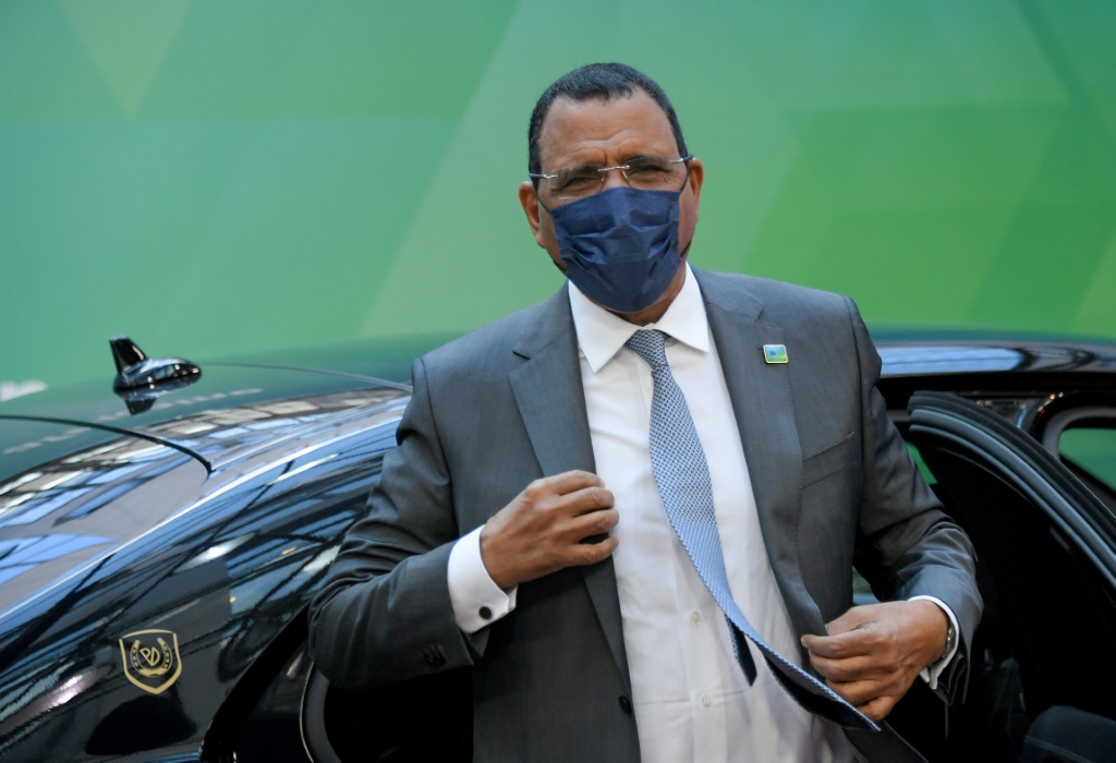 رئيس النيجر محمد بازوم (أ ف ب)