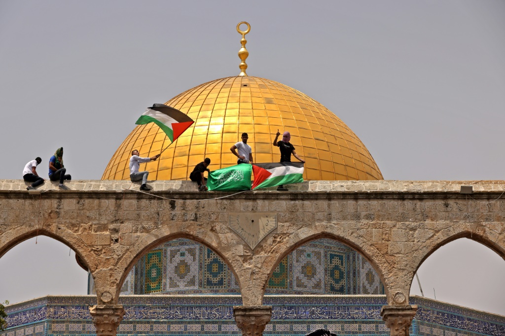 منذ أكثر من 3 أشهر، يتظاهر عشرات آلاف الإسرائيليين ضد خطة "إصلاح القضاء" التي تدعمها حكومة بنيامين نتنياهو (أ ف ب)