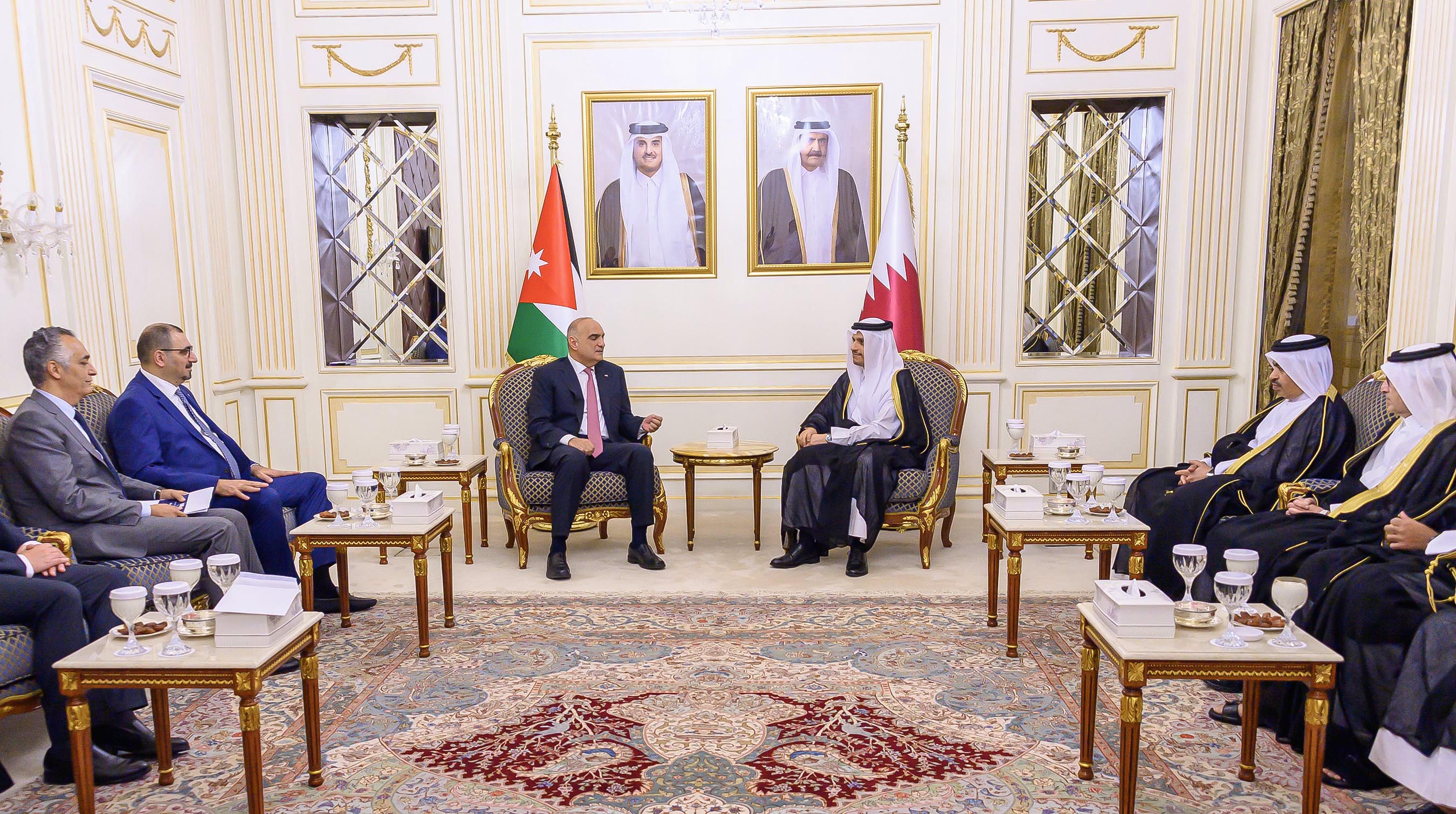 جانب من لقاء رئيس وزراء قطر برئيس وزراء الاردن (قنا)