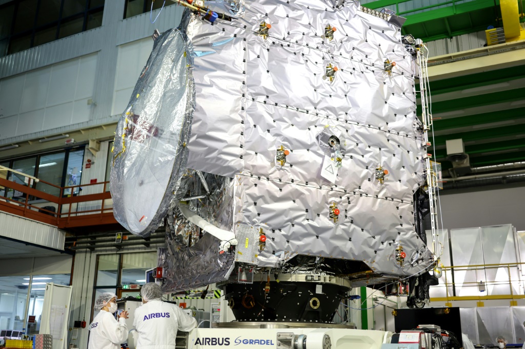 المسبار الفضائي "جوس" في مقر "إيرباص" يف تولوز في 20 كانون الثاني/يناير 2023 (ا ف ب)