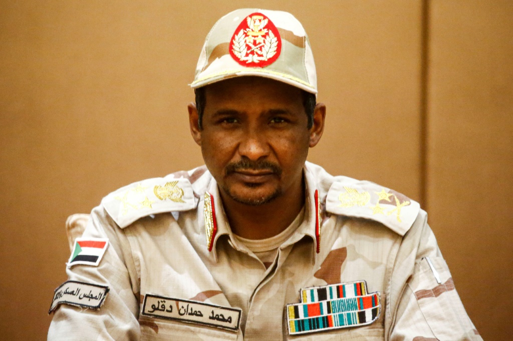     محمد حمدان دقلو 