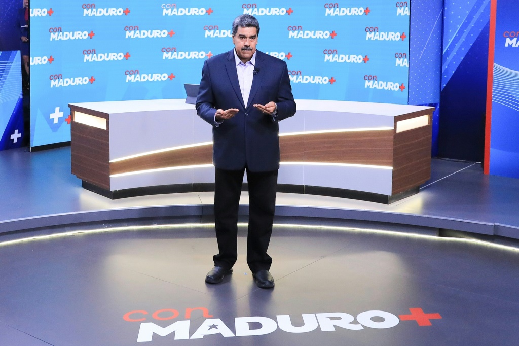 مادورو خلال تقديم الحلقة الأولى من برنامجه التلفزيوني 