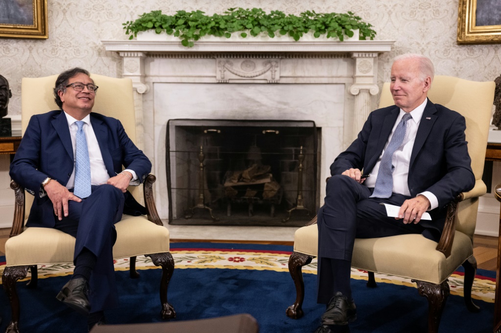 الرئيسان الاميركي جو بايدن والكولومبي غوستافو بترو في البيت الأبيض في 20 نيسان/ابريل 2023 (ا ف ب)