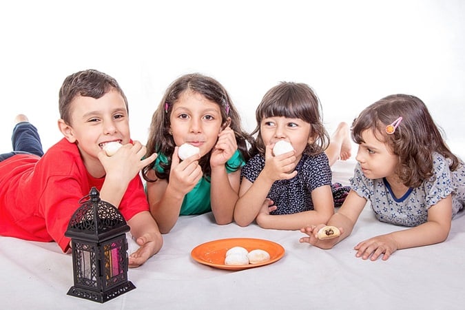 نصائح للحفاظ على صحة وسلامة طفلك في العيد
