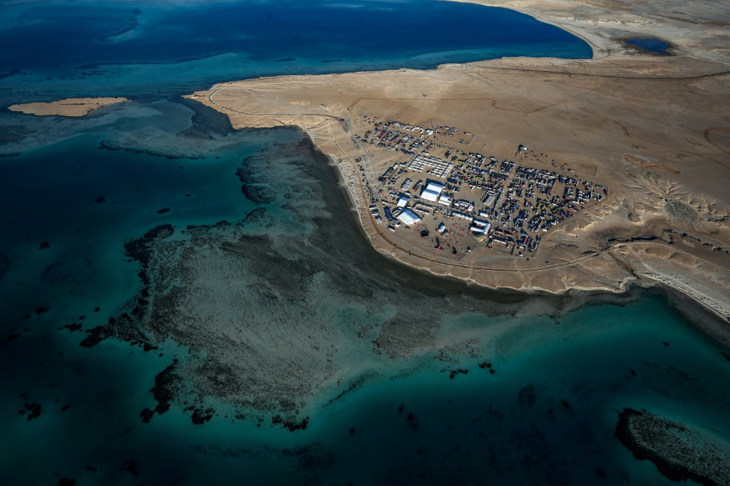 صورة جوية لساحل البحر الأحمر قرب مدينة ينبع السعودية في 29 كانون الأول/ديسمبر 2022 (أ ف ب)