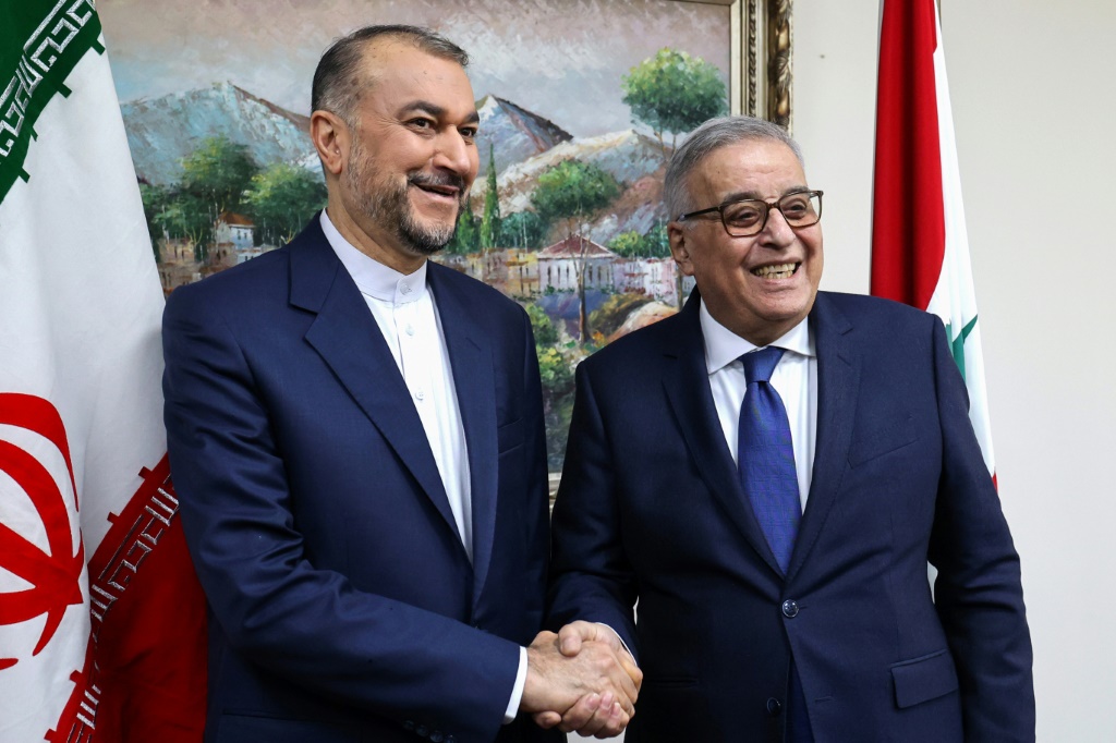    وزير الخارجية اللبناني عبدالله بوحبيب يستقبل نظيره الايراني حسين أمير عبداللهيان في بيروت في 13 كانون الثاني/يناير 2023 (أ ف ب)