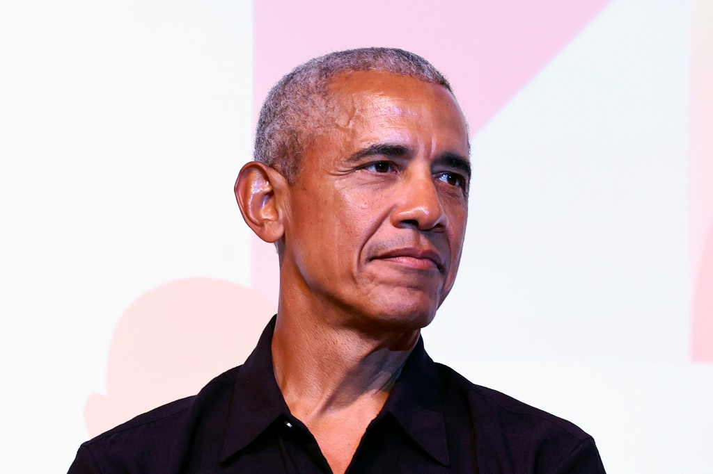 باراك اوباما في ماساتشوستس الأميركية بتاريخ الخامس من آب/اغسطس 2022 (ا ف ب)