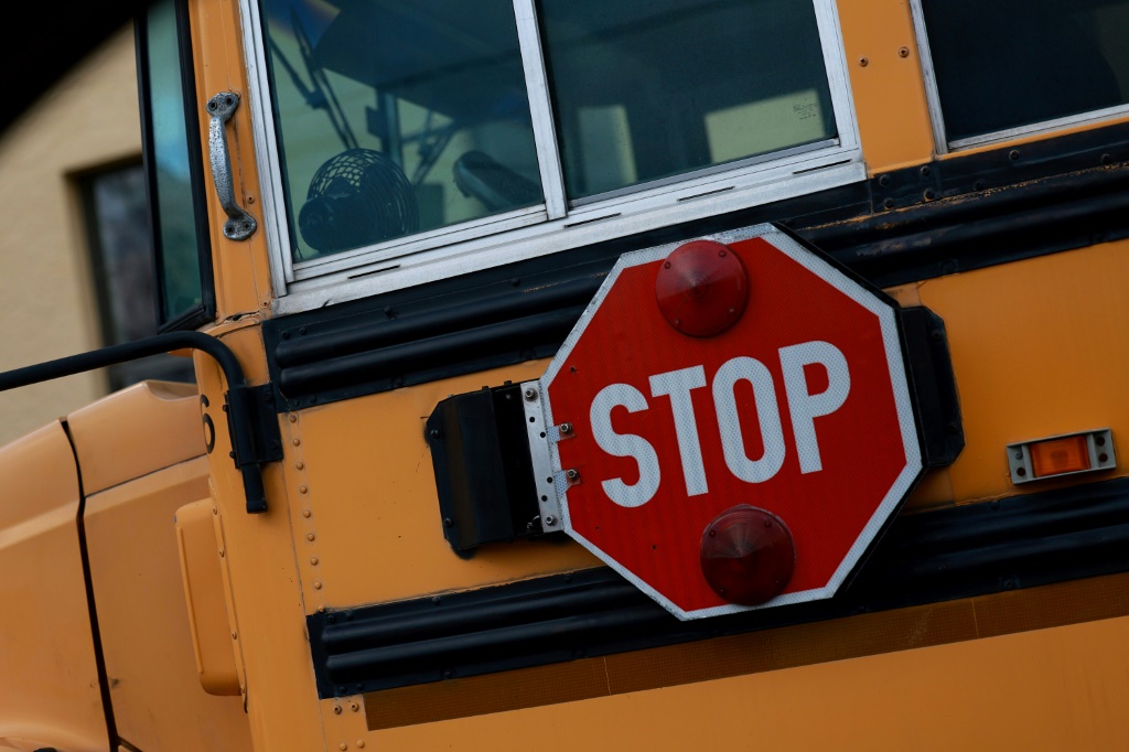 حافلة مدرسية في ميامي الأميركية بتاريخ 19 نيسان/ابريل 2023 (ا ف ب)