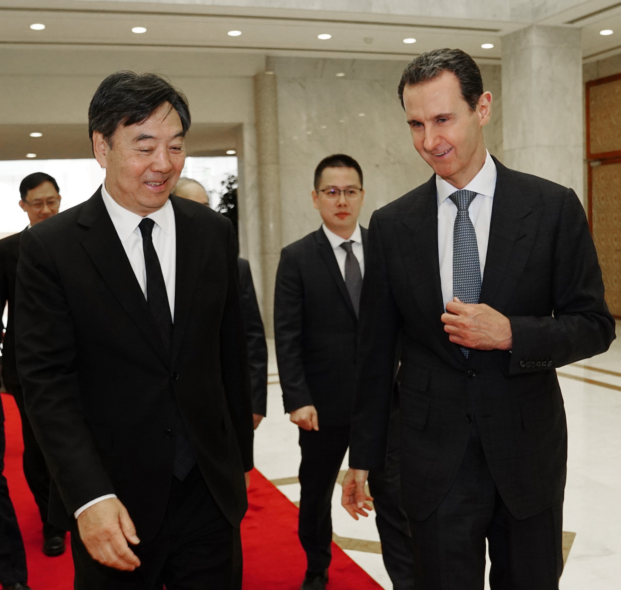 الرئيس السوري بشار الأسد، اليوم، يستقبل مبعوث الحكومة الصينية للشرق الأوسط، تشاي جيون (الرئاسة السورية)