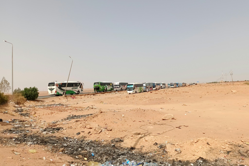 الوجهات الرئيسية للاجئين من السودان (أ ف ب)