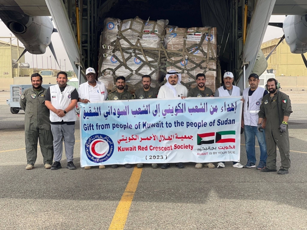 الكويت تسير الطائرة السادسة من الجسر الجوي الكويتي لإغاثة السودان (كونا)