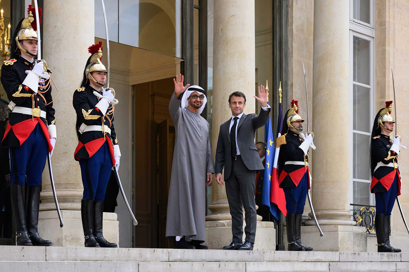 الرئيس الاماراتي والرئيس الفرنسي (وام)